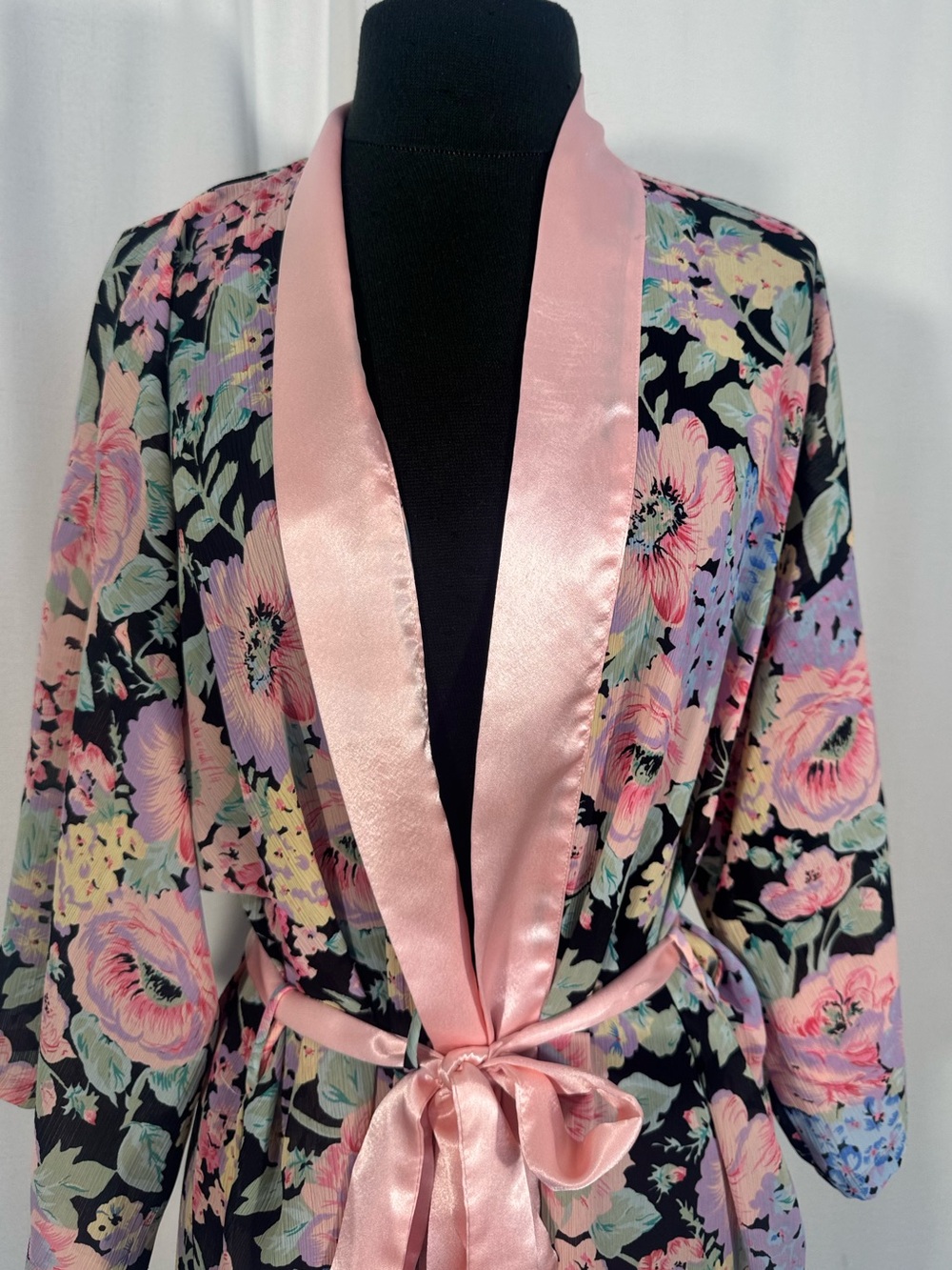 Vintage 90s Victoria’s Secret Floral Satin Trim Robe - Picture 3 of 7